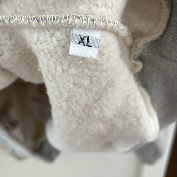 PASTELLE x Kanye West Men's Classic Logo Crewneck Sweatshirt Size XL Grey - Picture 3 of 6